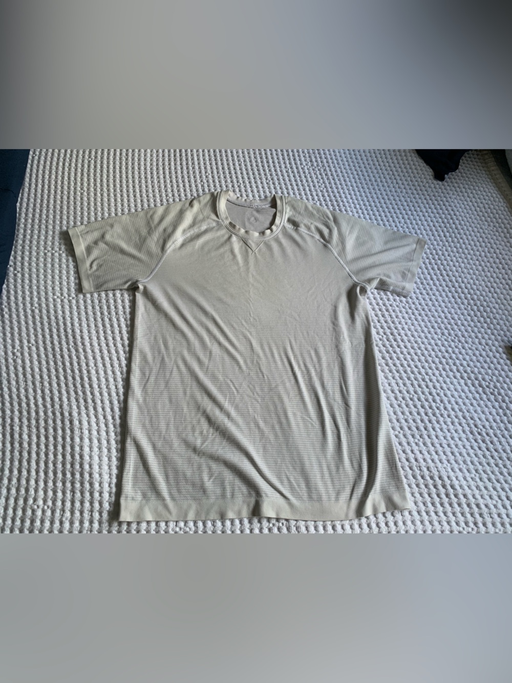lululemon athletica Men’s Short Sleeve workout Tee size small